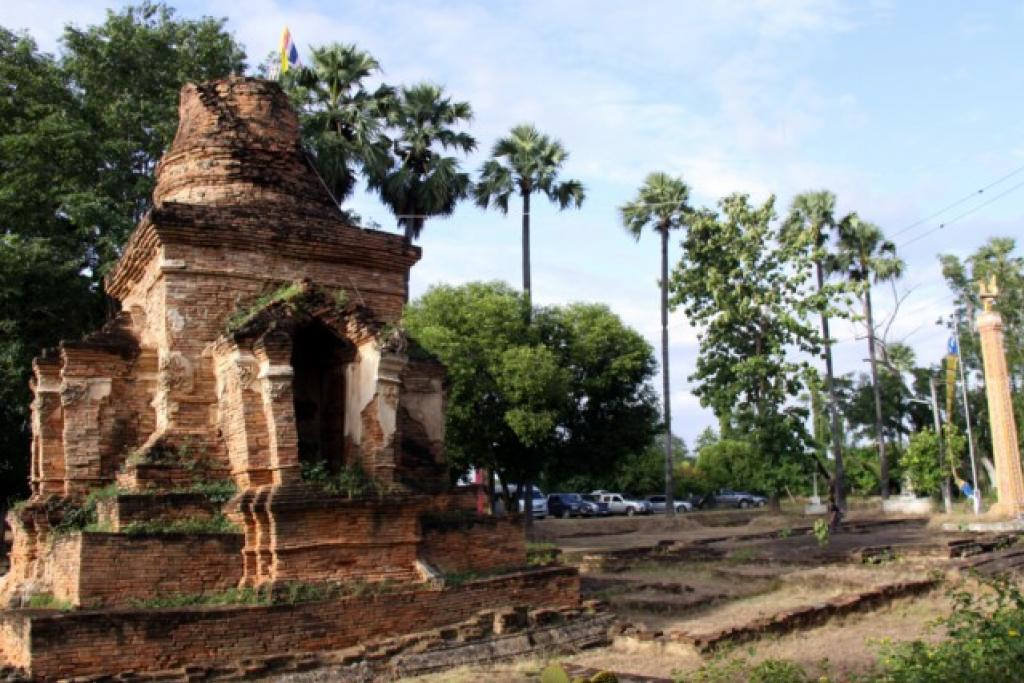 พิพิธภัณฑ์ของพระแม่เจ้าจามเทวี วัดเกาะกลาง